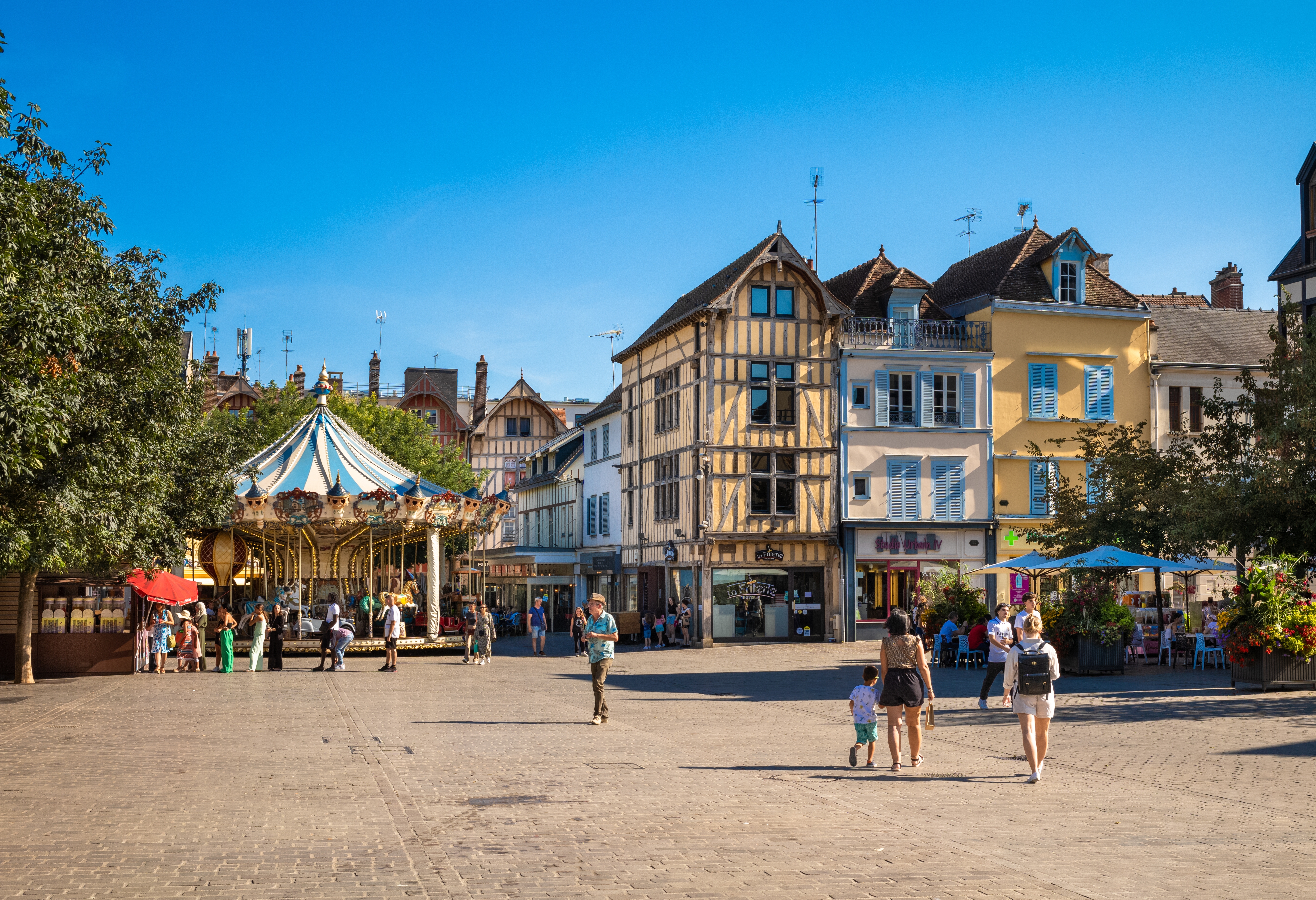 Place Troyes Paritel agence